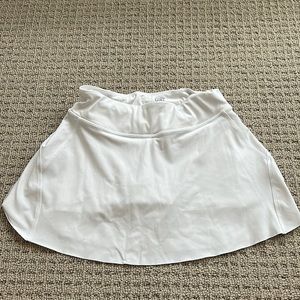 White Athelta girl Ace Skort skirt- M/8-10.